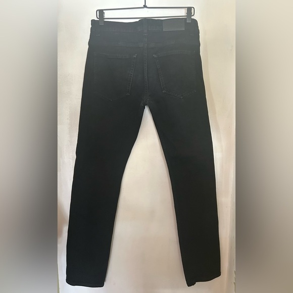 HUGO BOSS Mens Black Jeans Size 30/32
Hugo Boss Men's Black Jeans - Picture 4 of 13